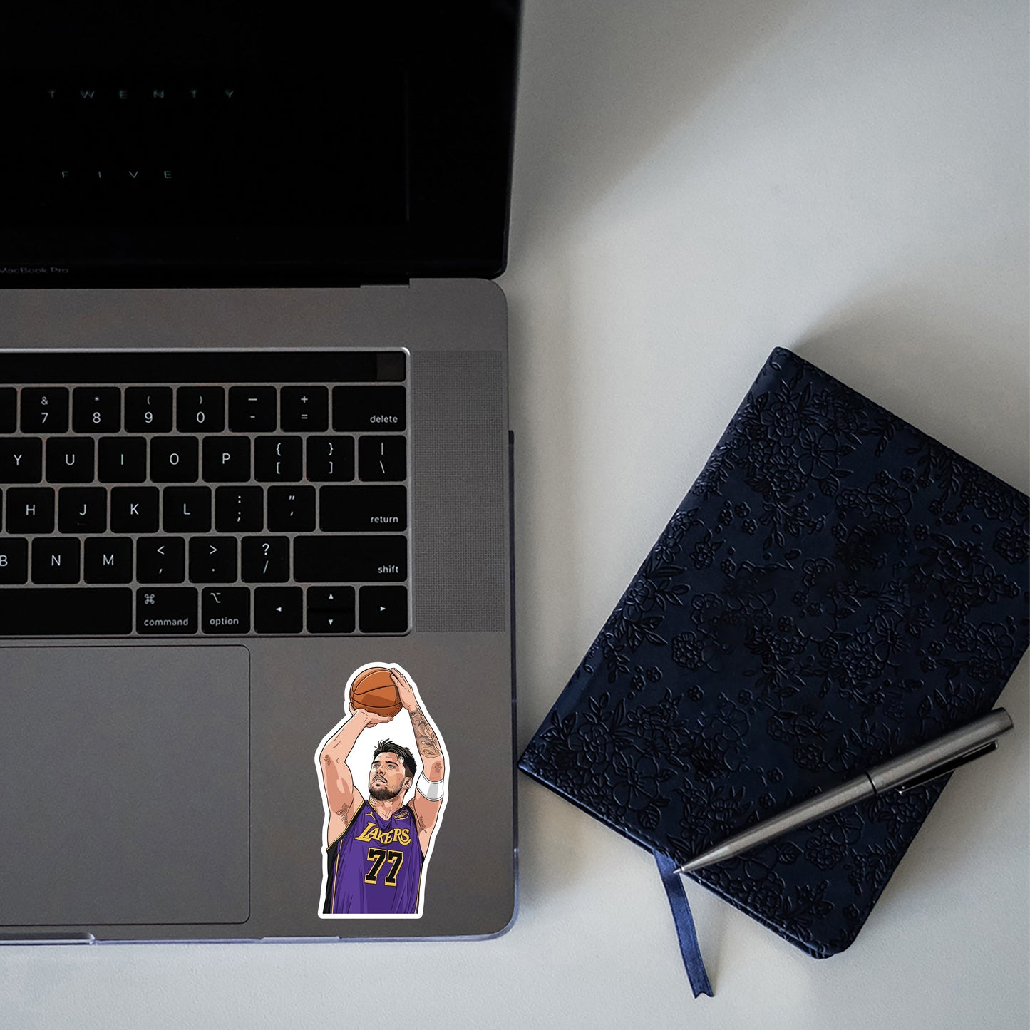 LUKA DONCIC - HOLLYWOOD 77 FORM STICKER